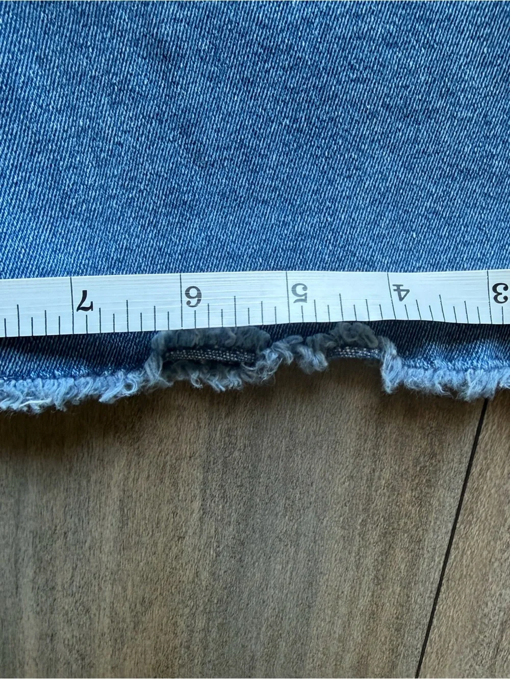 Good American Light Blue Straight Leg Jeans with Frayed Hem - Picture 14 of 14